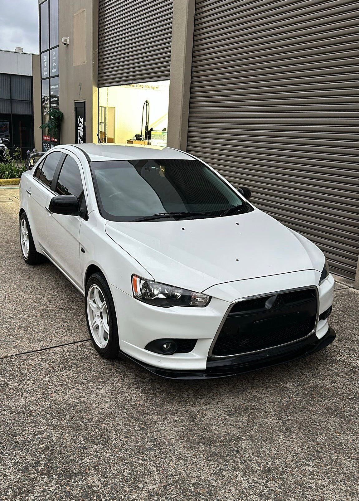 Mitsubishi Lancer GRX front lip splitter