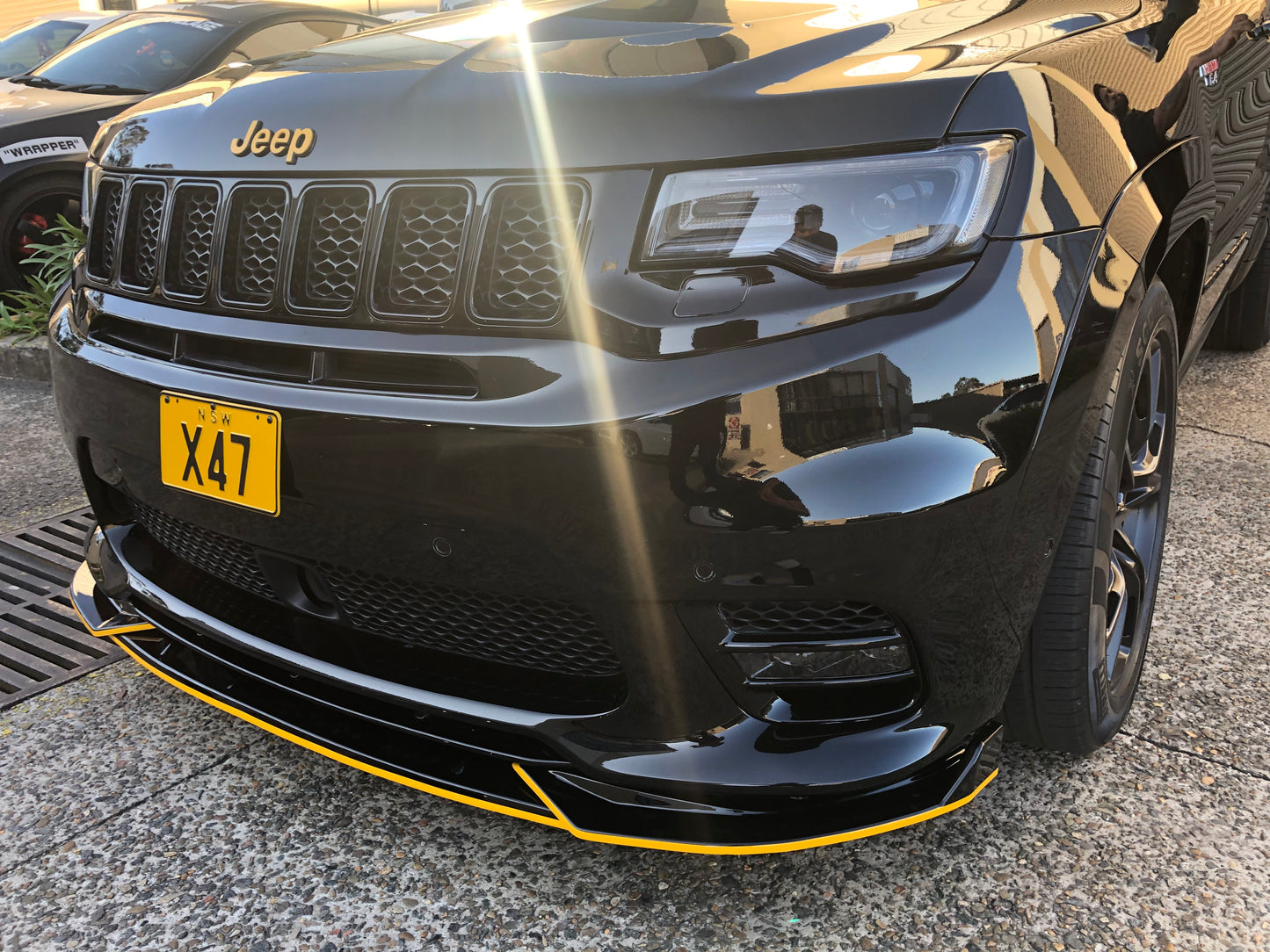 Grand Cherokee SRT Hemi front bumper lip splitter extension spoiler diffuser Bodykit