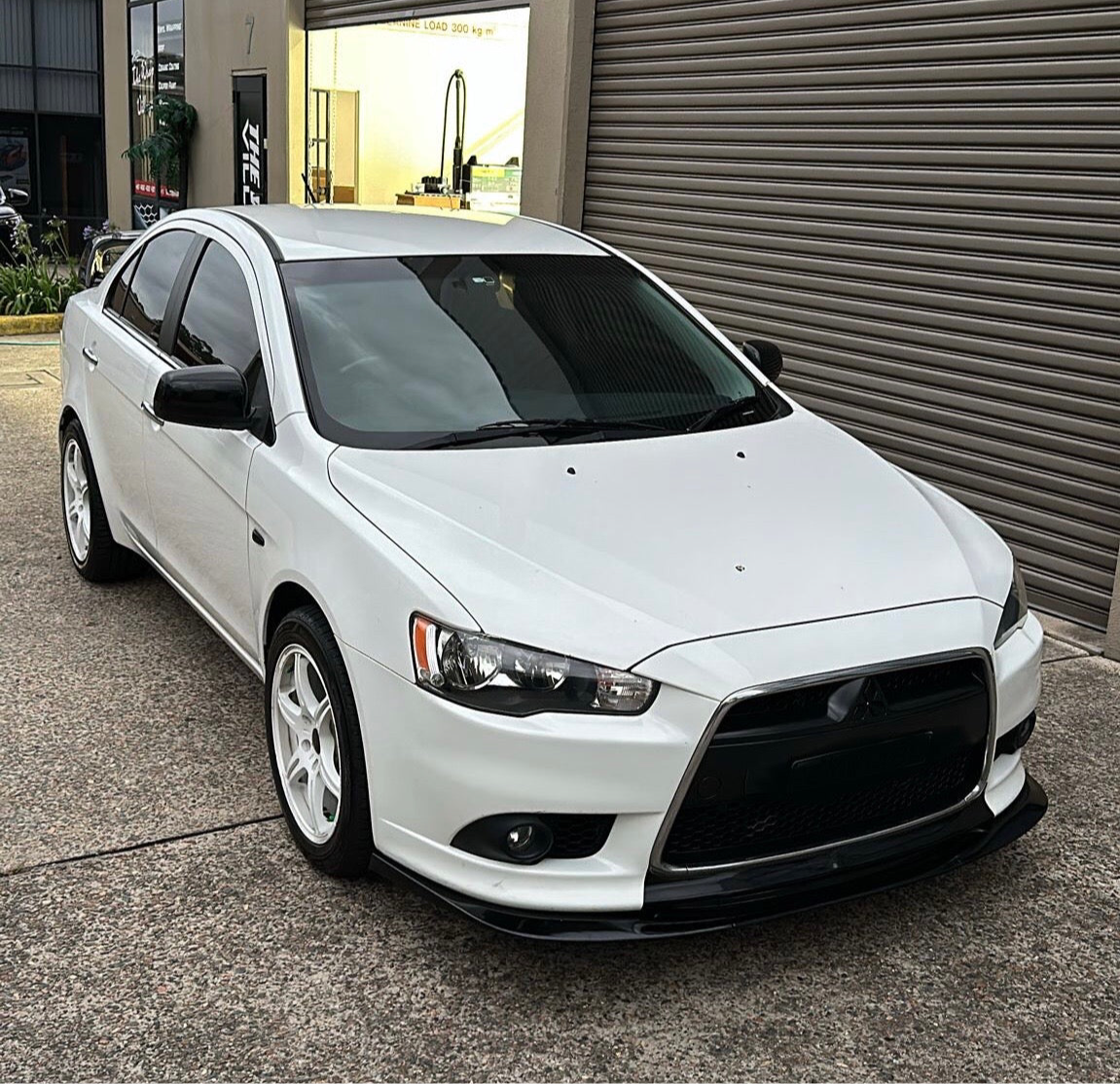Mitsubishi Lancer GRX front lip splitter